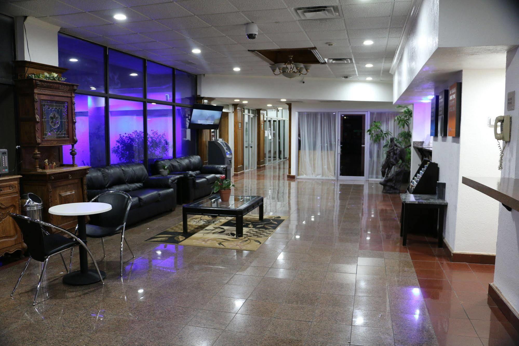 Sky Hotel At Tulsa Airport Ngoại thất bức ảnh