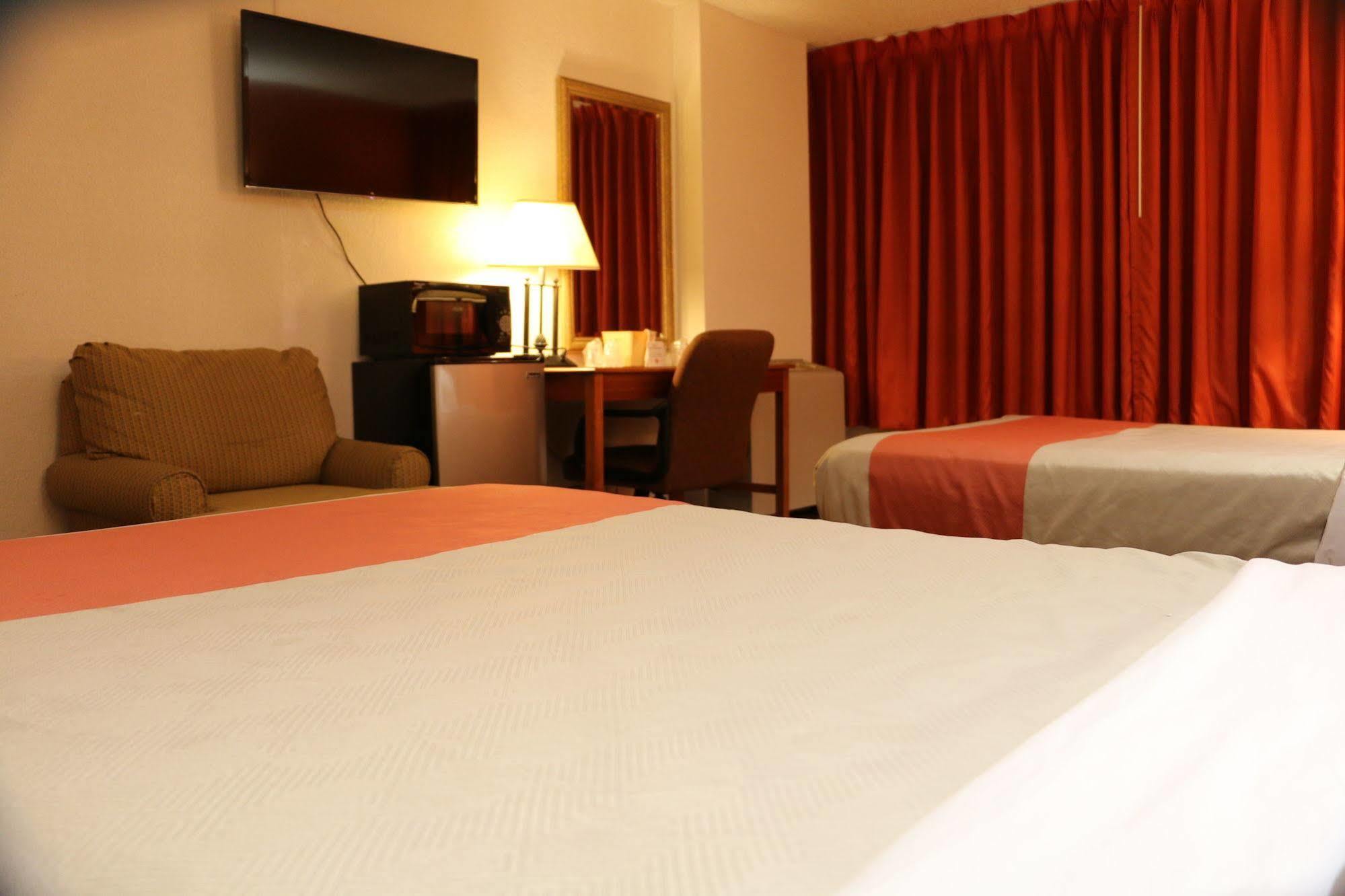 Sky Hotel At Tulsa Airport Ngoại thất bức ảnh